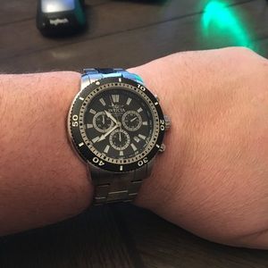 Invicta men's watch standard width